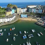 Gwynne House - 6 Bedroom Luxurious Holiday Home - Tenby Harbour