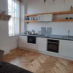 Spinnaker - Self Catering Apartment, Tenby