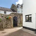 Wall Cottage