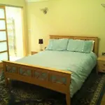 Huge Tenby Pet Friendly House Sleeps 14