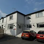 Cottage Court Hotel