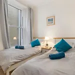 Sherbourne House - Seaside Apartment