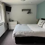 Cottage Court Hotel