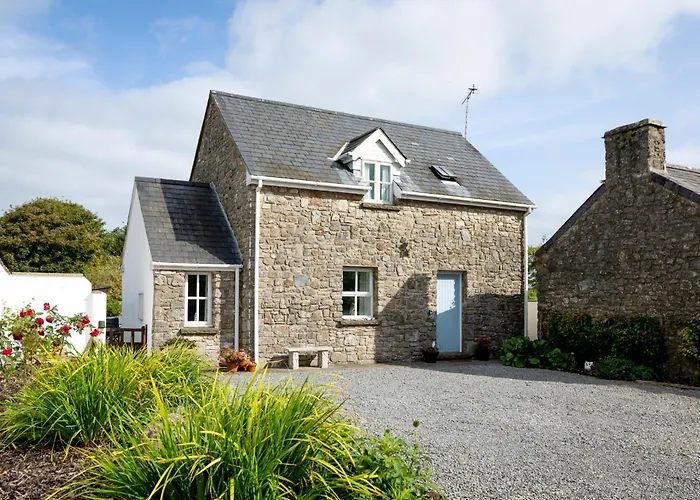 Two Hoots - Peaceful Cottage Rural Views