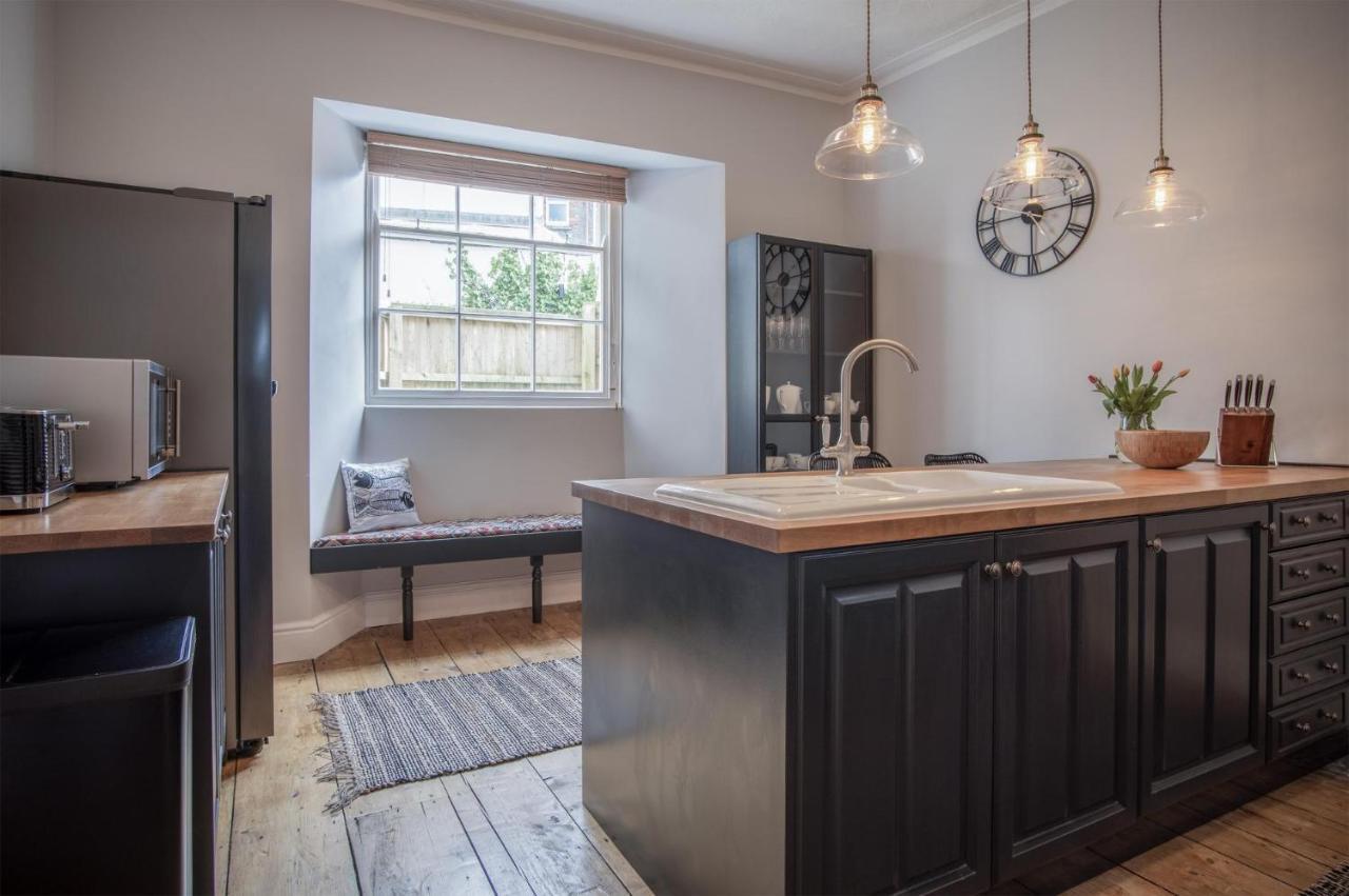 Gwynne House - 6 Bedroom Luxurious - Harbour Tenby