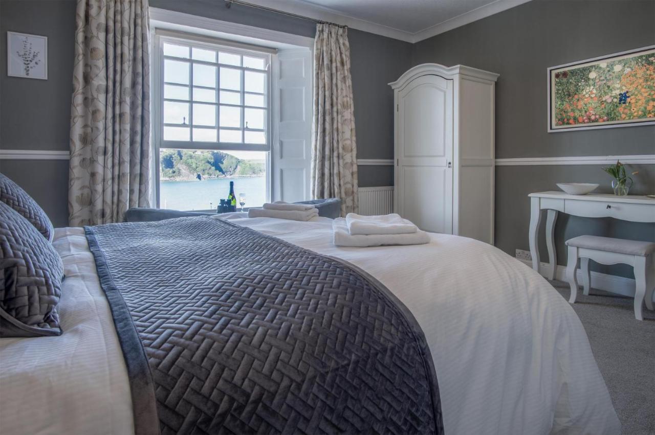 Gwynne House - 6 Bedroom Luxurious - Harbour Holiday home Tenby