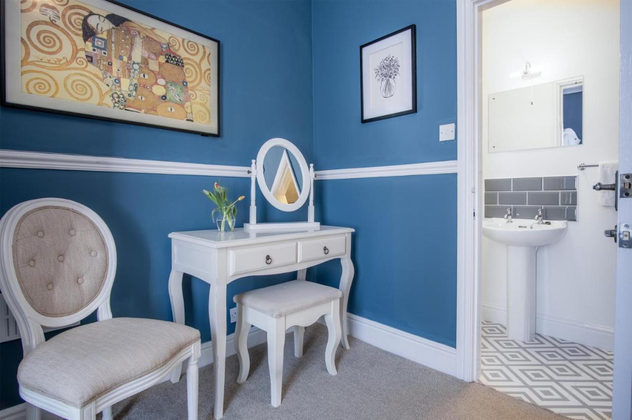 Gwynne House - 6 Bedroom Luxurious - Harbour Holiday home *