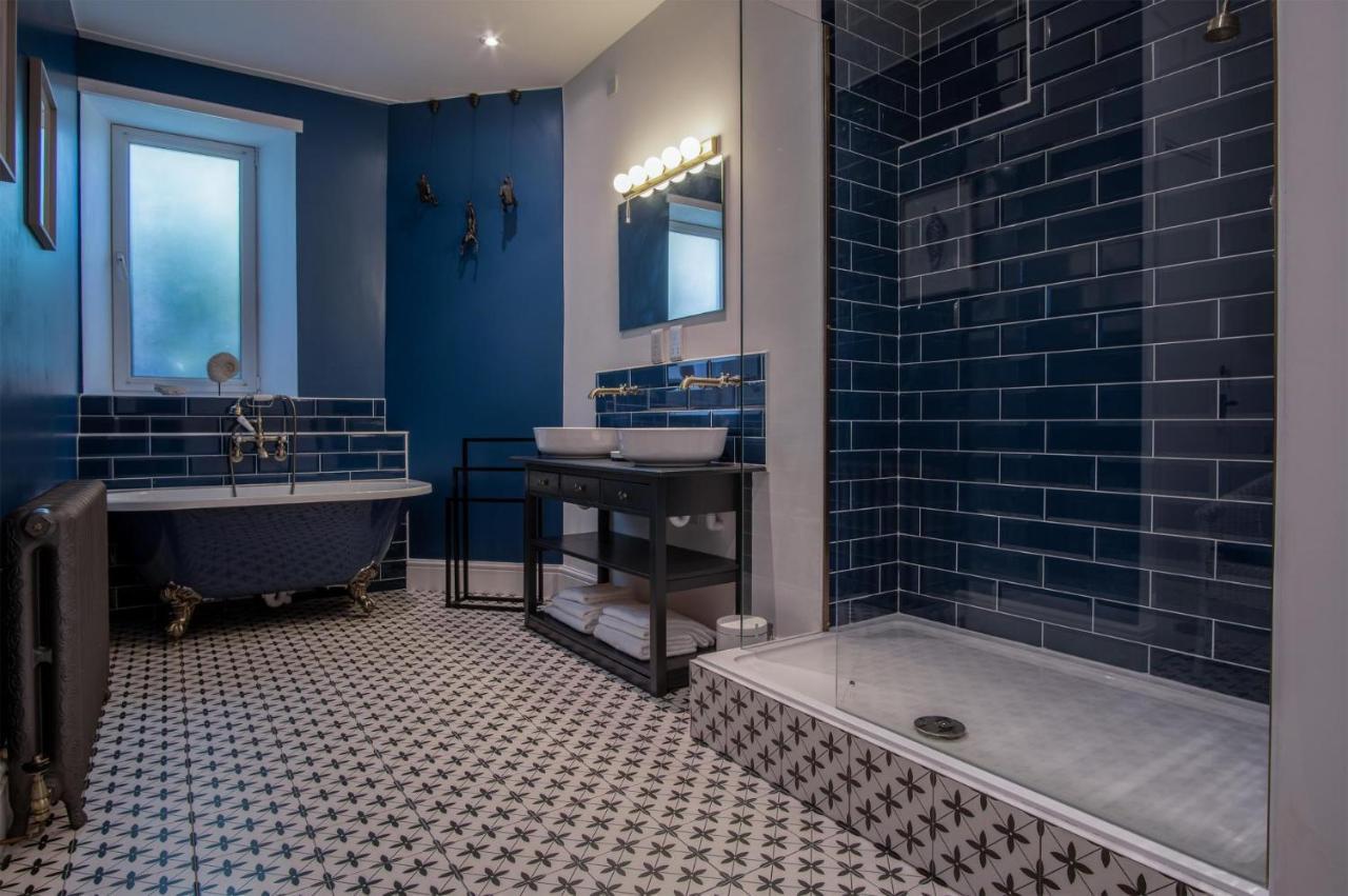 Gwynne House - 6 Bedroom Luxurious - Harbour Holiday home Tenby