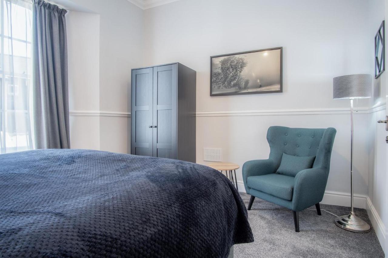 Gwynne House - 6 Bedroom Luxurious - Harbour Holiday home