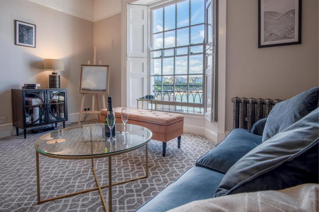Gwynne House - 6 Bedroom Luxurious - Harbour Holiday home *