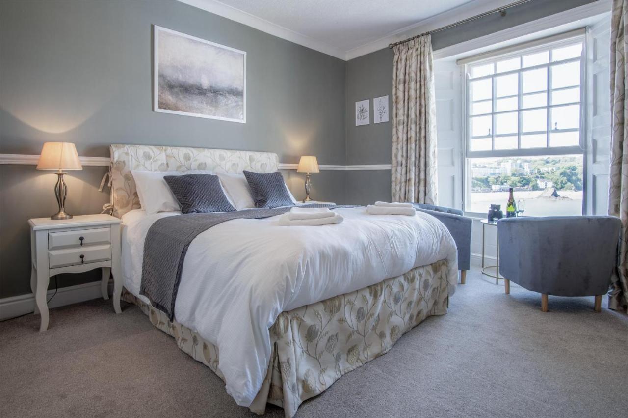 Gwynne House - 6 Bedroom Luxurious - Harbour Holiday home *