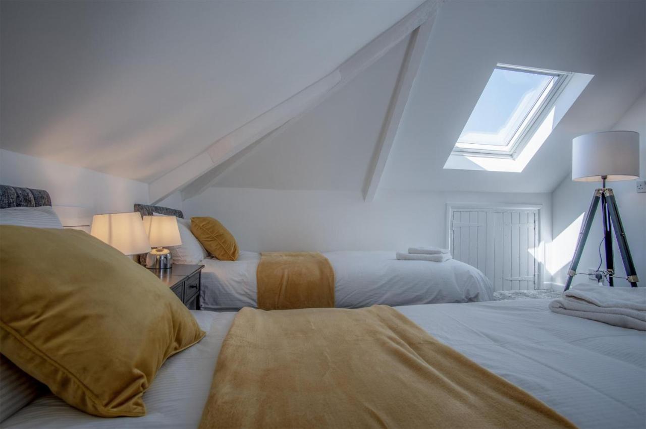 Gwynne House - 6 Bedroom Luxurious - Harbour *