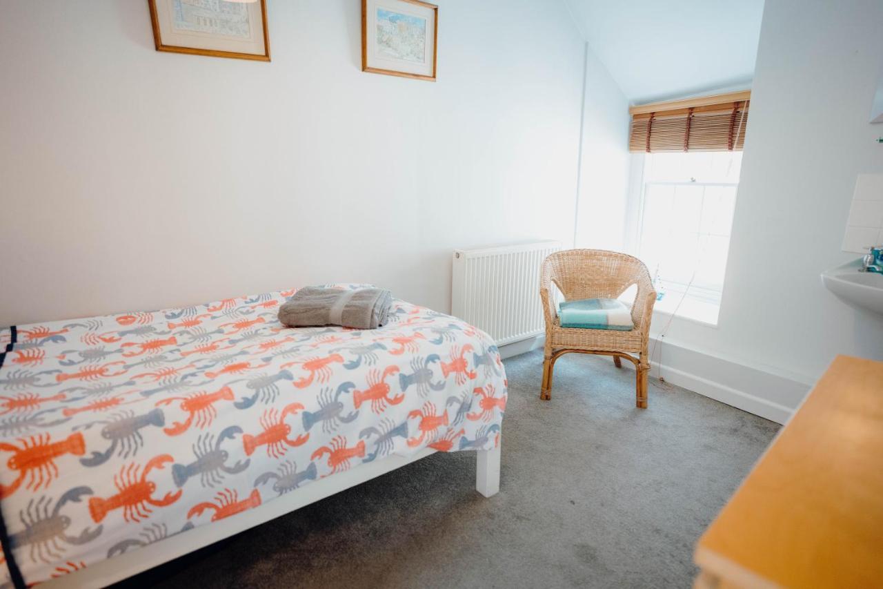 Quaint Cosy With A Hot Tub In Centre