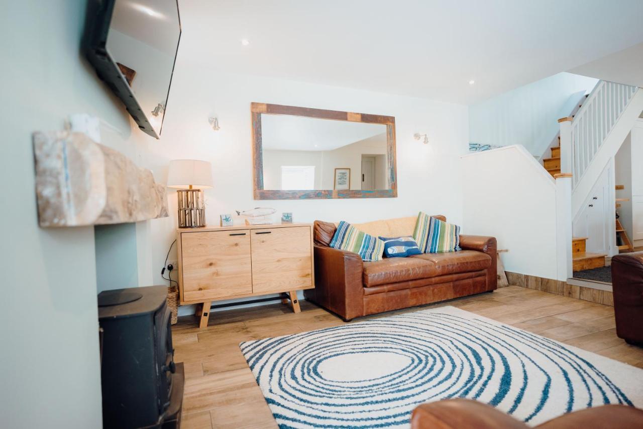 Quaint Cosy With A Hot Tub In Centre Holiday home
