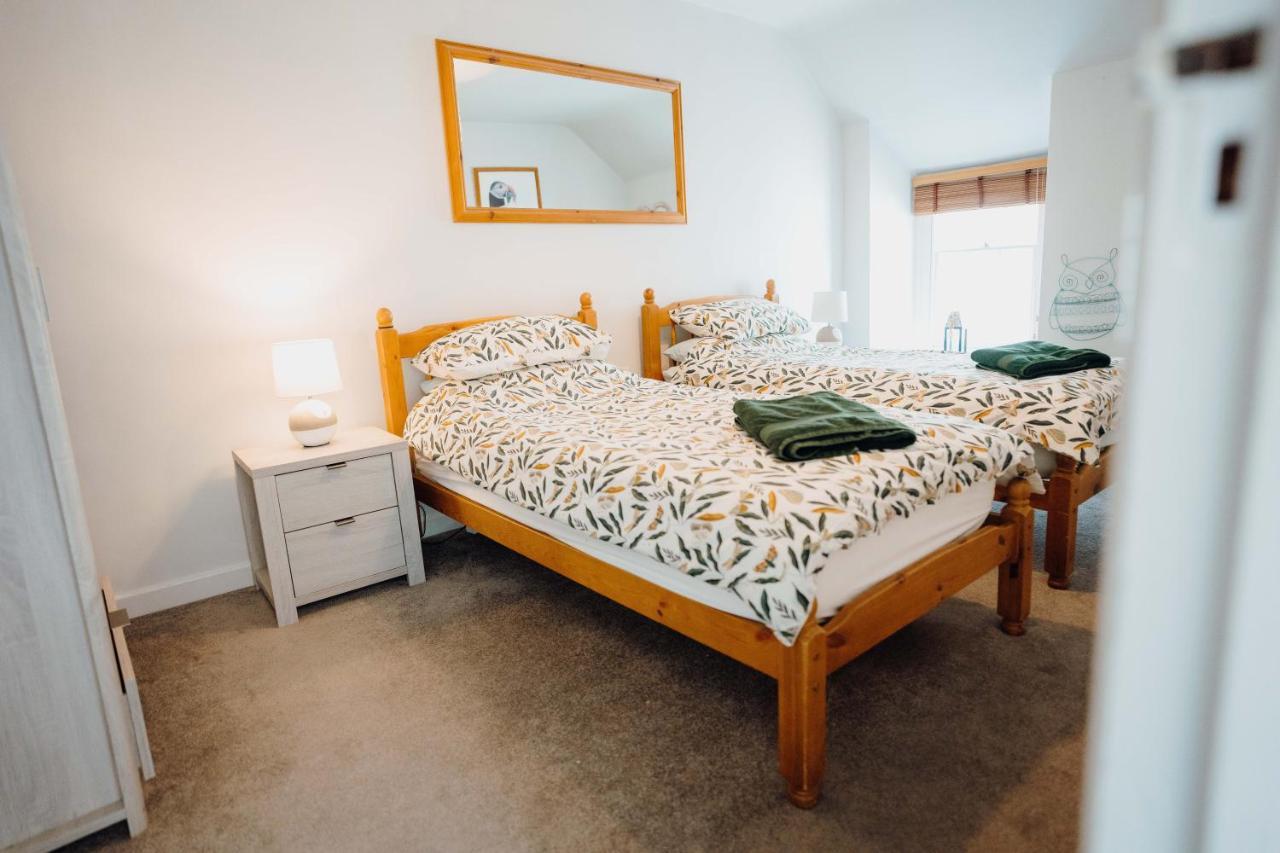 Holiday home Quaint Cosy With A Hot Tub In Centre *