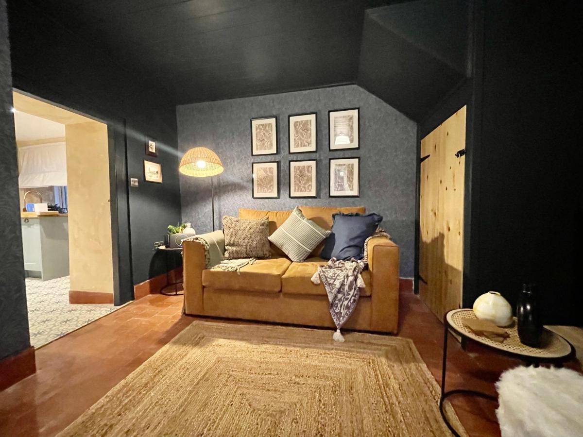 Style House By Flying Stays. Holiday home Tenby