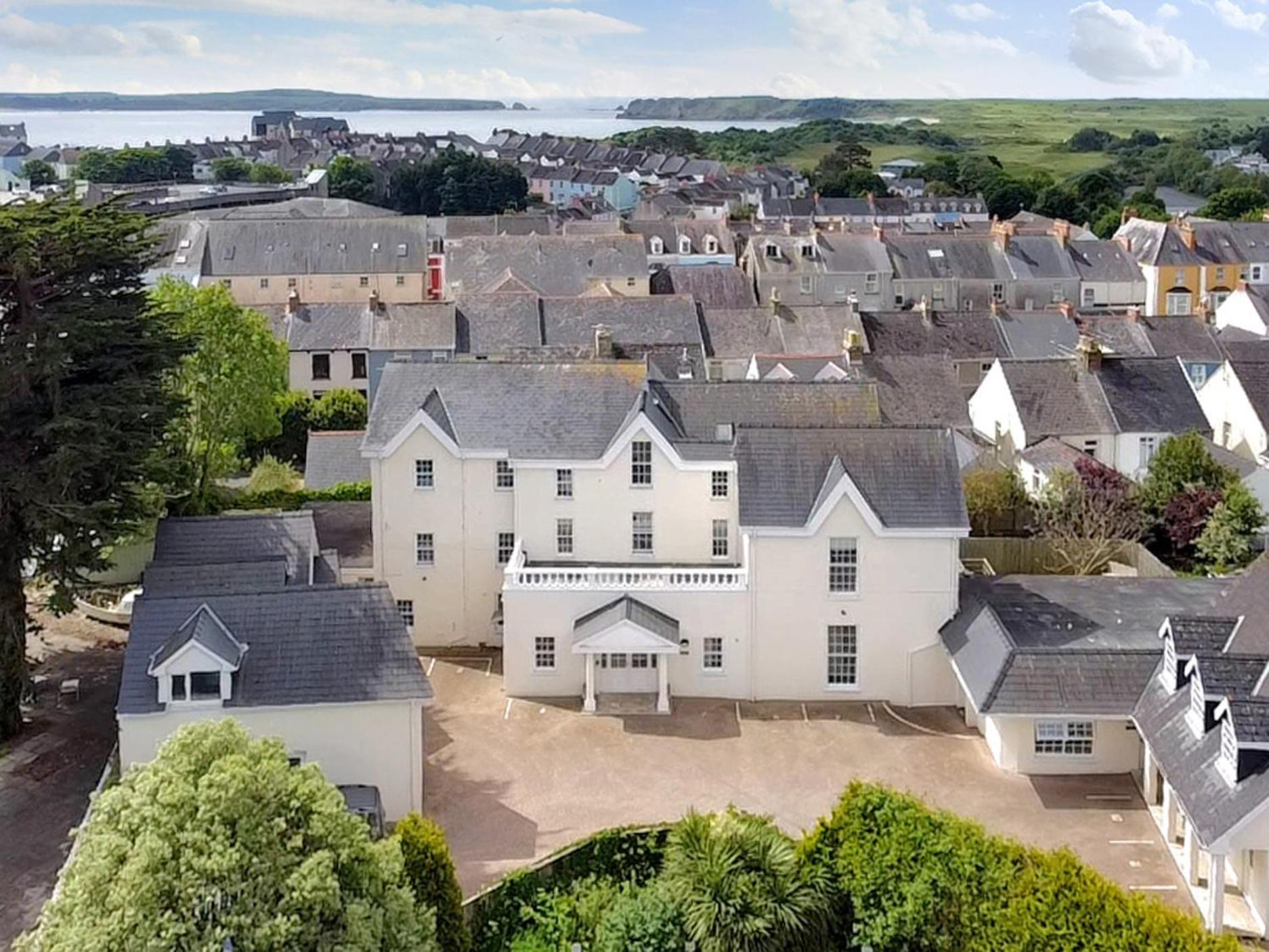 Hideaway House At The Hideaway * Tenby