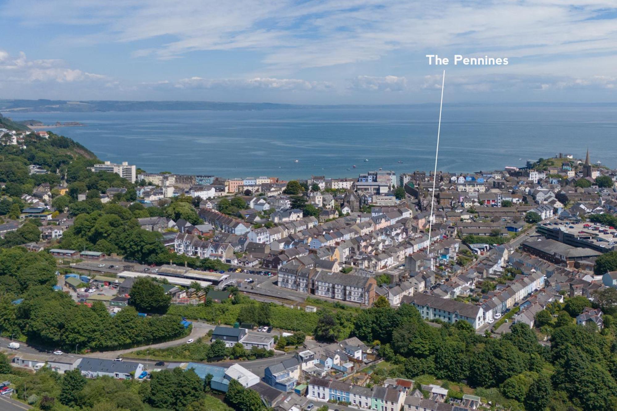 The Pennines - Close To Town And Shops Holiday home Tenby