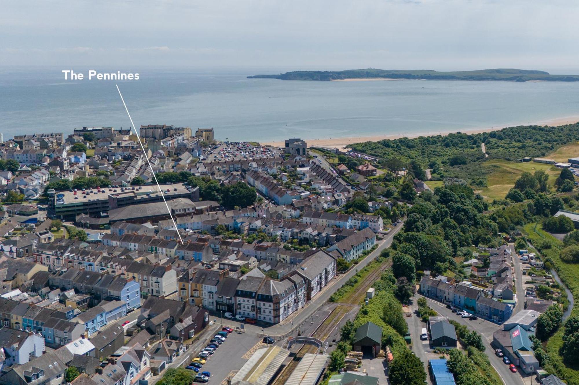 The Pennines - Close To Town And Shops Tenby