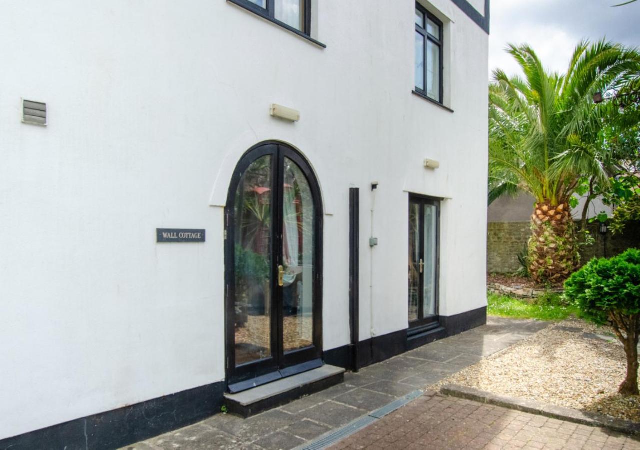 Apartment Wall Cottage Tenby