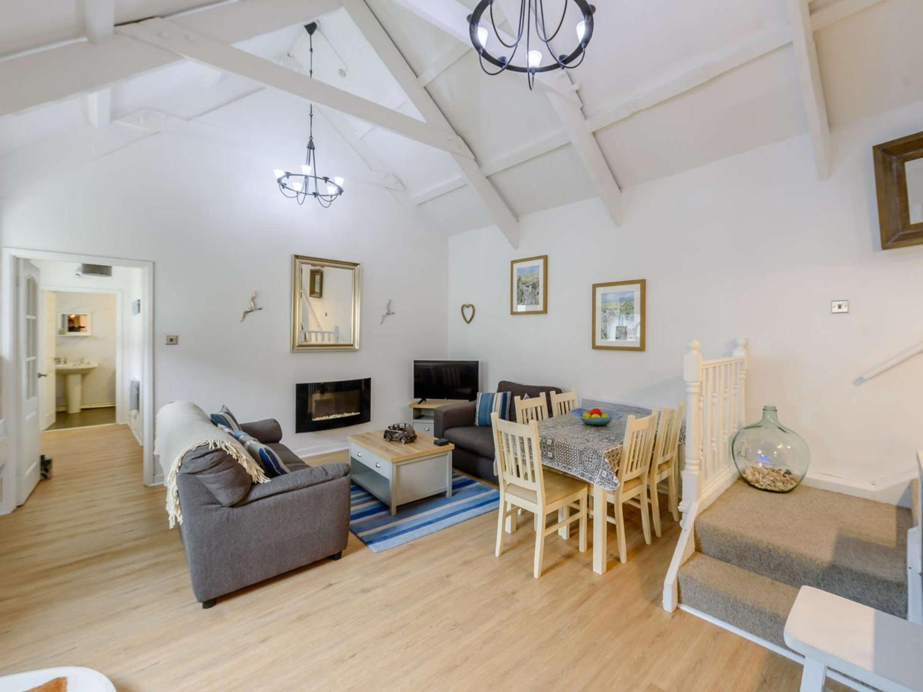 2 Bed In 86854 Tenby