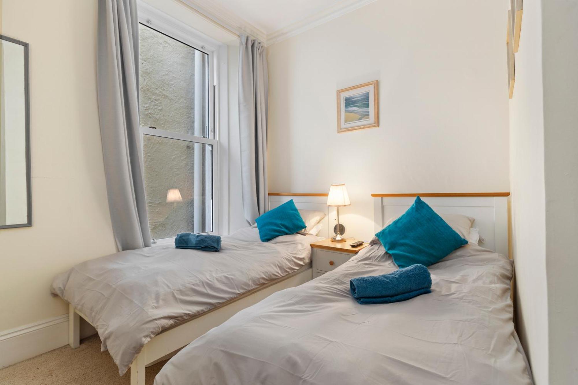 Sherbourne House - Seaside Apartment Tenby