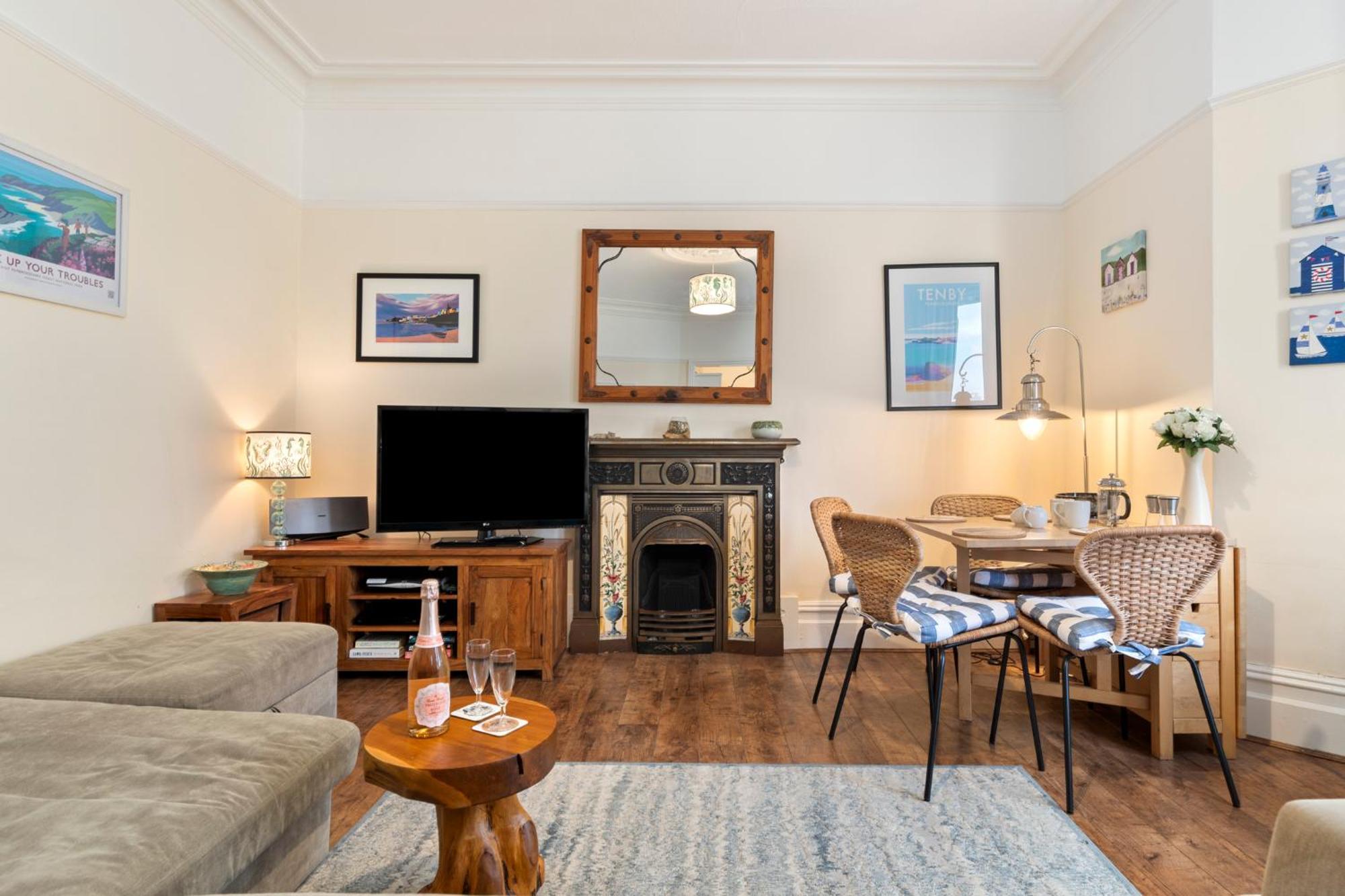 Sherbourne House - Seaside Apartment *