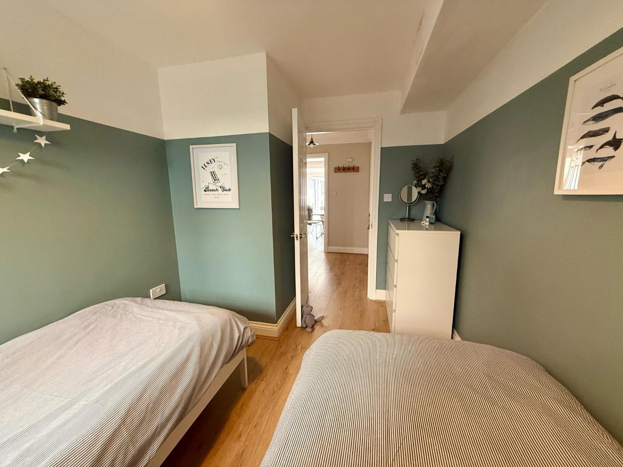 With Swimming Pool Apartment Tenby