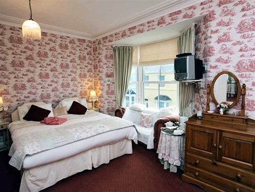Ivy Bank 4*