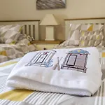 The Sail - 2 Bedroom Apartment - Tenby