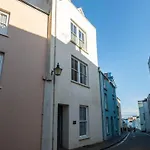 Royal Victoria Court 11