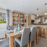 St Mary\'S View - Luxury Lodge, Short Walk To Beach, Parking