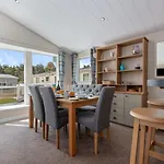 St Mary\'S View - Luxury Lodge, Short Walk To Beach, Parking