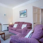Dragons Den - 2 Bedroom Apartment - Tenby