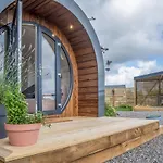 Hideaway - 1 Bedroom Pod - St Florence