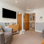 3 South Beach Court - Cosy Seafront Apartment