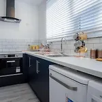 Ivy Cellar - 2 Bedroom Apartment - Tenby