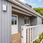 Skomer Lodge Bier Wood Lodges