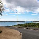 Apartment 10 Waterstone House - Luxury Apartment With Sea Views