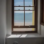 The Nest - 1 Bedroom Apartment - Tenby