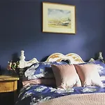 Tenby Hideaway 100M To Beach Off-Road Parking