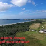 Tenby Hideaway 100M To Beach Off-Road Parking