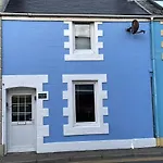Sands Reach, Dog Friendly Tenby House