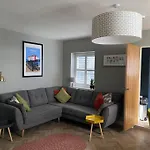 No 16 Dog Friendly Tenby Cottage