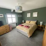 No 16 Dog Friendly Tenby Cottage