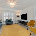 Cottage Mews - Seaside Cottage Parking Terrace