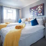 North Beach Heights - 2 Bedroom Penthouse - Tenby