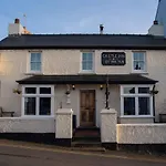 Manorbier Castle Inn Sunset Room