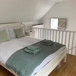 Gwandalan - 1 Bed Apartment, Within Tenby Town Walls