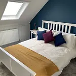 Tenby Hideaway - By The Beaches